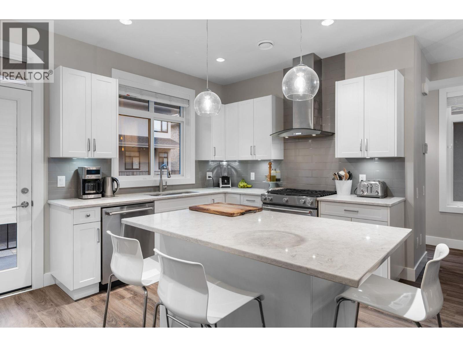 136 1102 Cameron Avenue, Kelowna