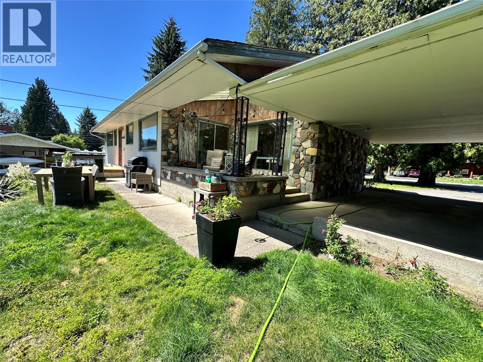 2629 9TH Avenue, Castlegar