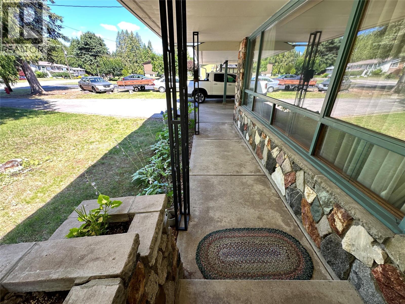 2629 9TH Avenue, Castlegar