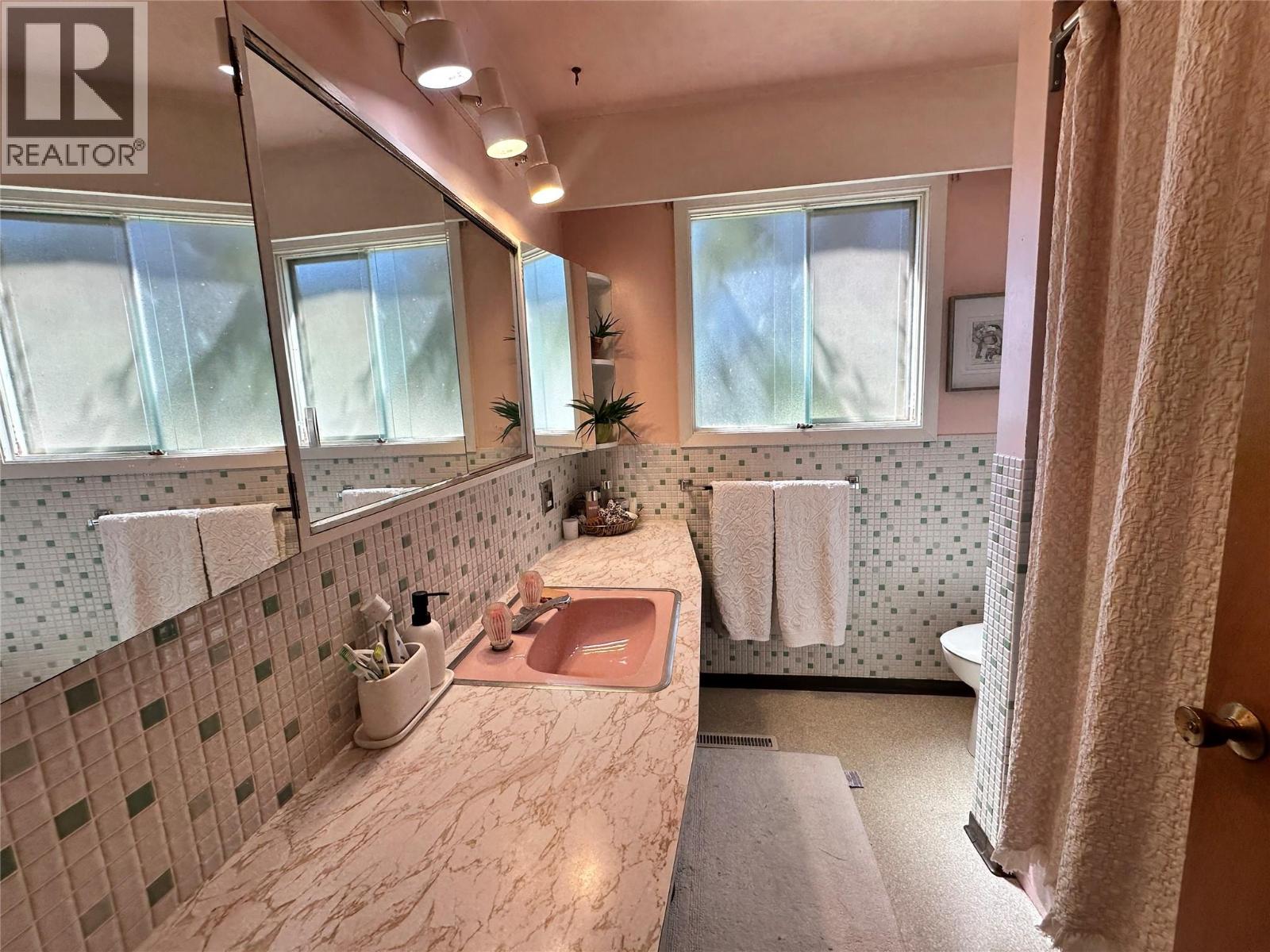 2629 9TH Avenue, Castlegar