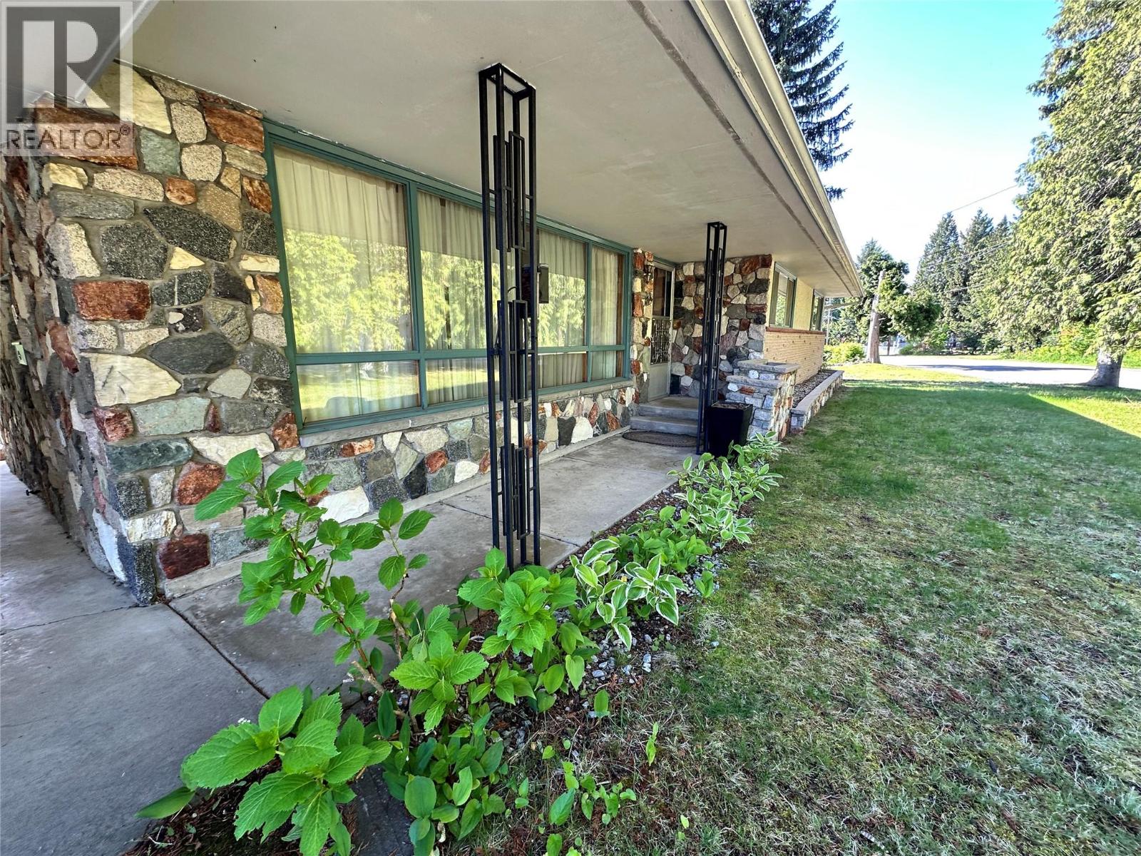 2629 9TH Avenue, Castlegar