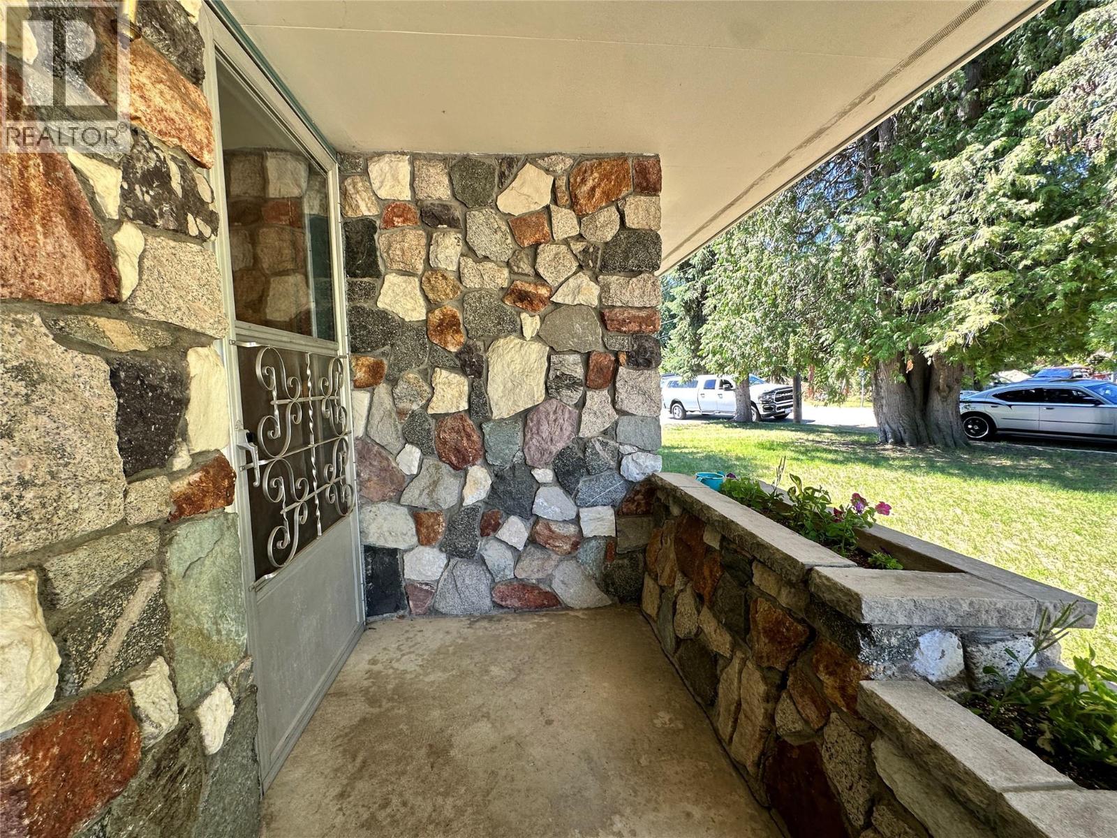 2629 9TH Avenue, Castlegar