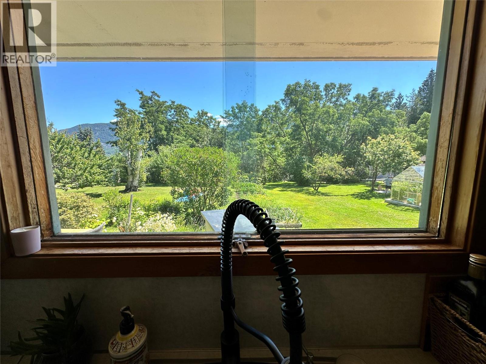 2629 9TH Avenue, Castlegar