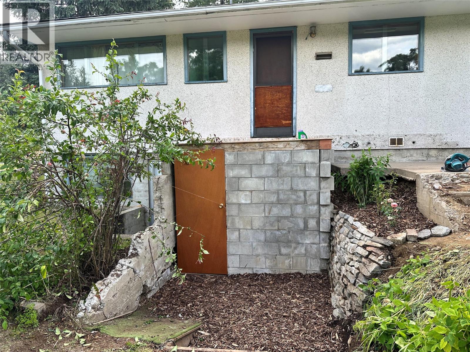 2629 9TH Avenue, Castlegar