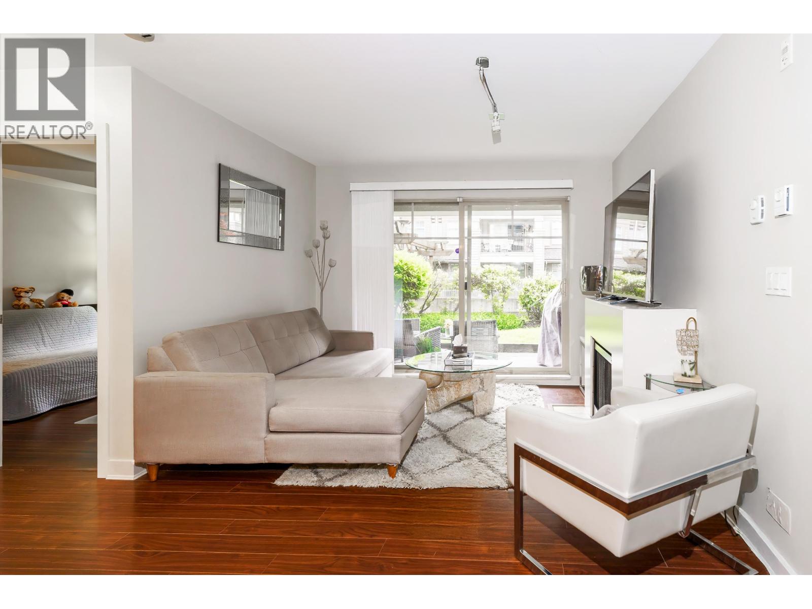 12238 224 Unit 120 photo 4