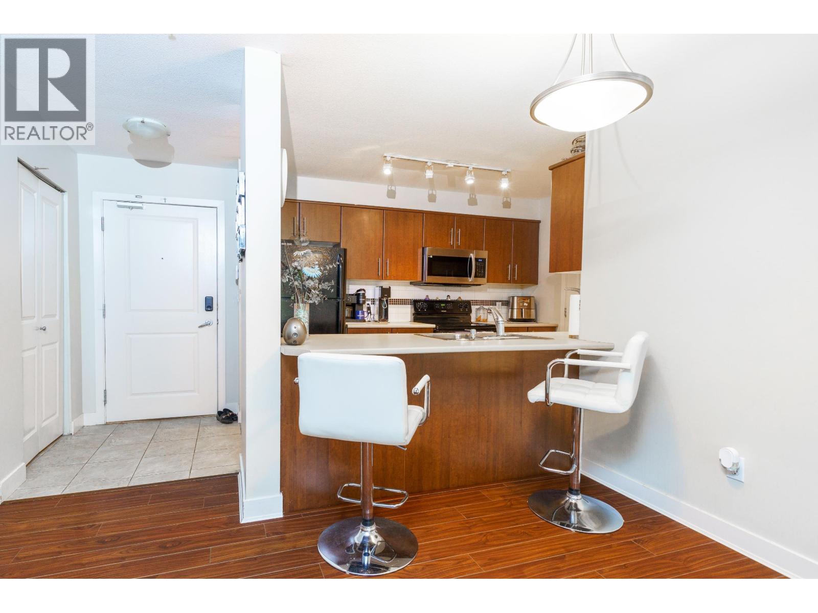 12238 224 Unit 120 photo 5