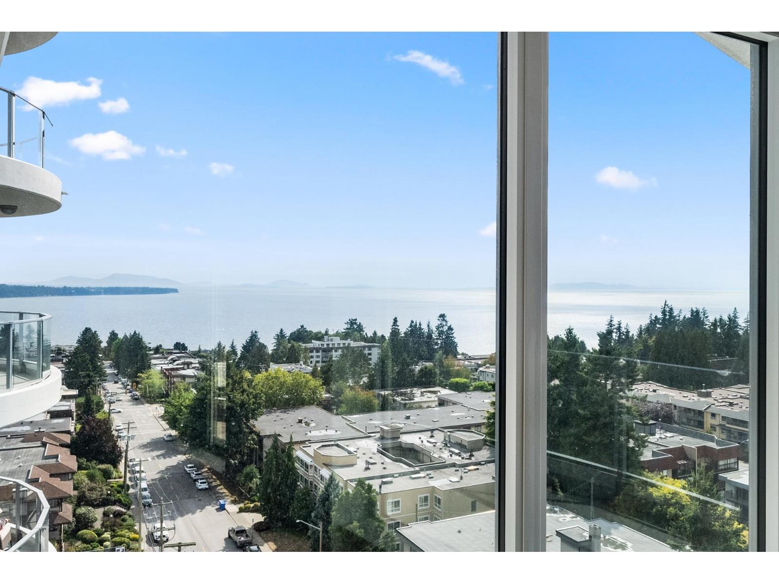 1102 1500 MARTIN STREET, White Rock