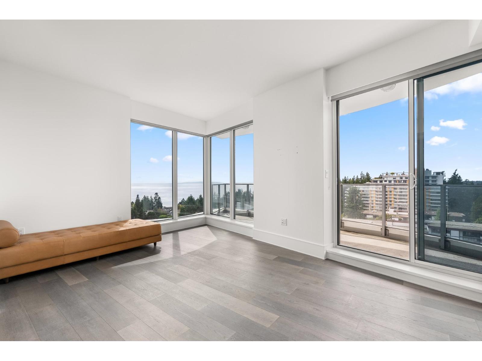 1102 1500 MARTIN STREET, White Rock