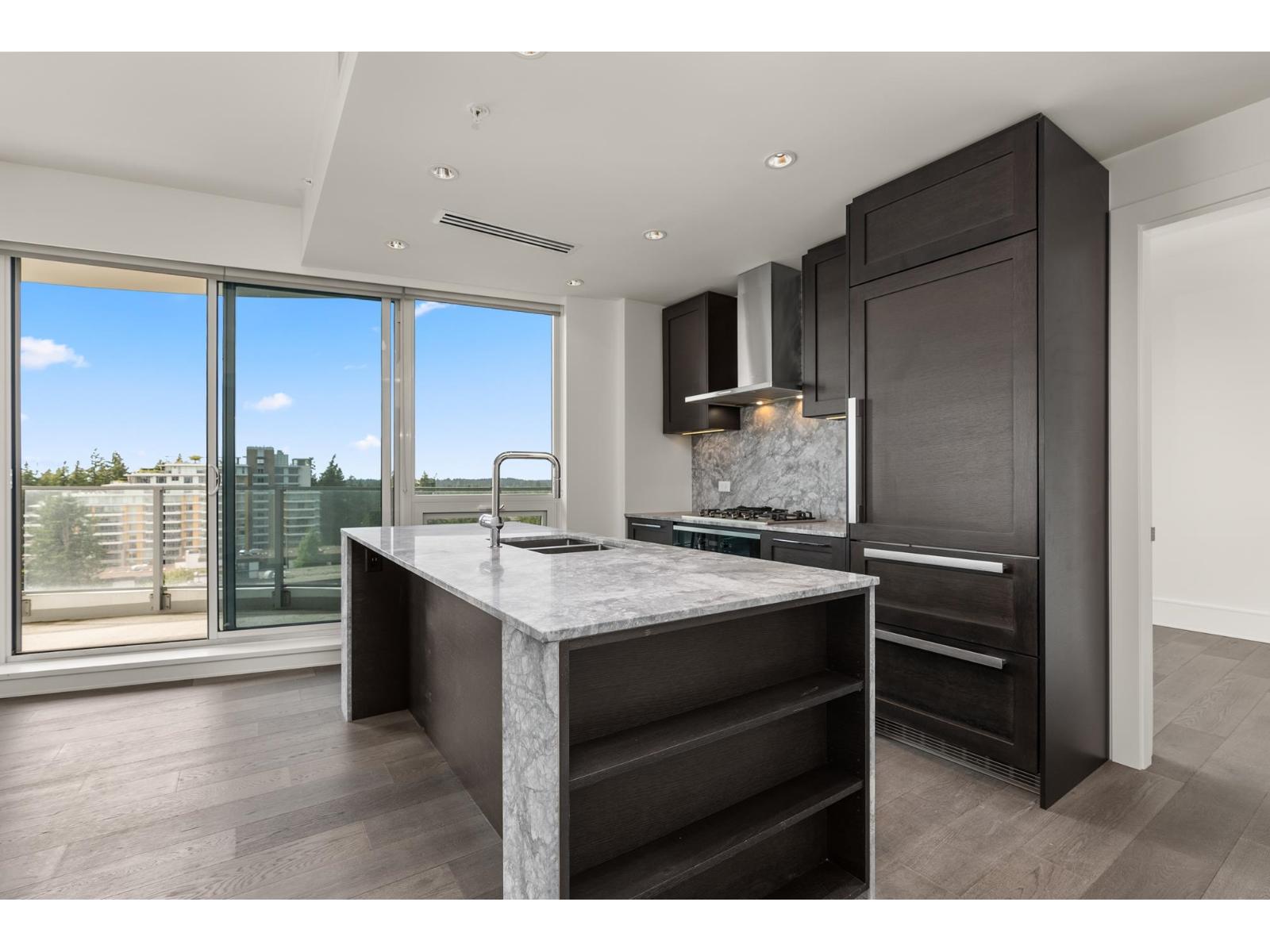 1102 1500 MARTIN STREET, White Rock