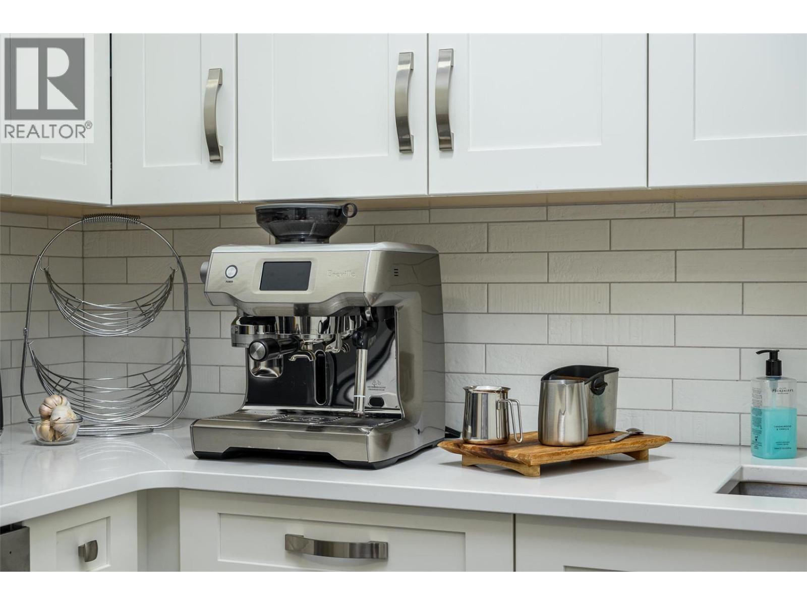 257 Ashcroft Court, Vernon