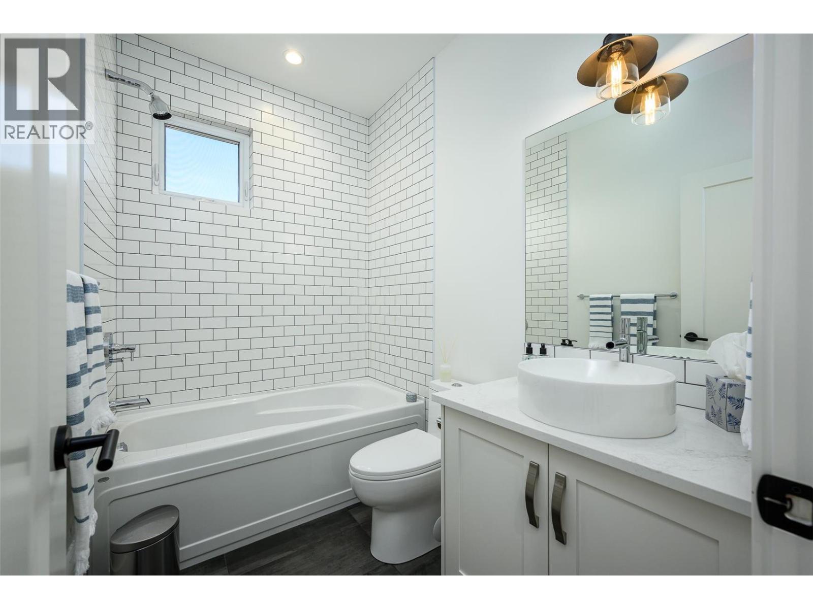 257 Ashcroft Court, Vernon