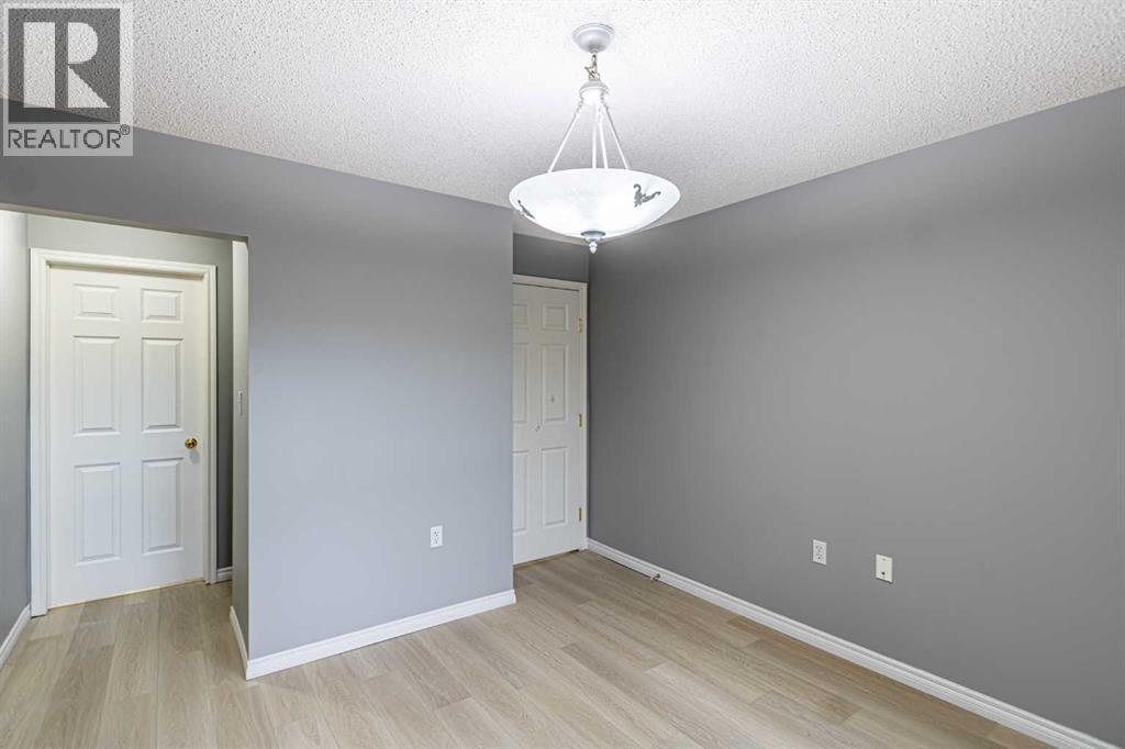 Single Family House for Sale in   Hunterview Drive NW Huntington Hills Calgary 