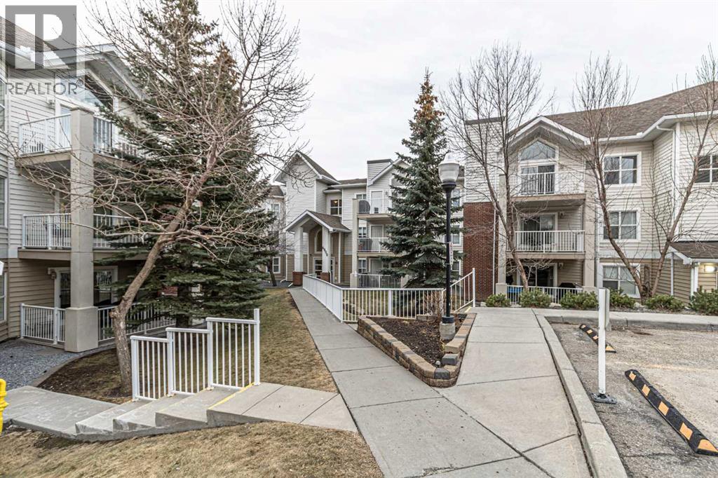 Single Family House for Sale in   Hunterview Drive NW Huntington Hills Calgary 