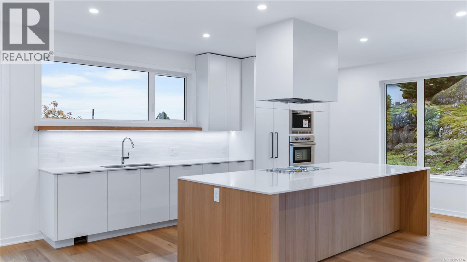 3700 Kootenay Pl, Saanich