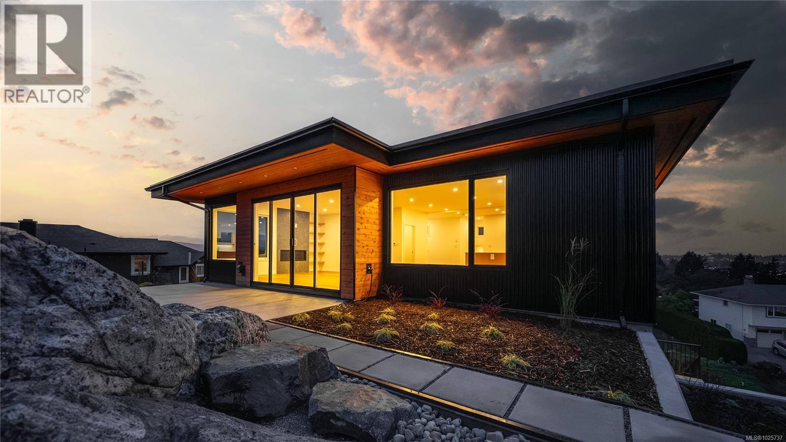 3700 Kootenay Pl, Saanich