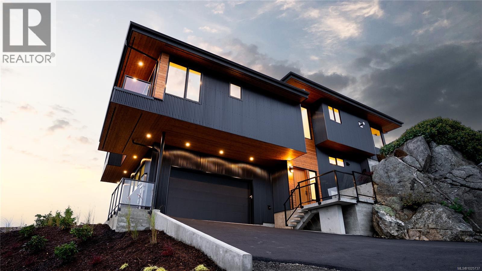 3700 Kootenay Pl, Saanich