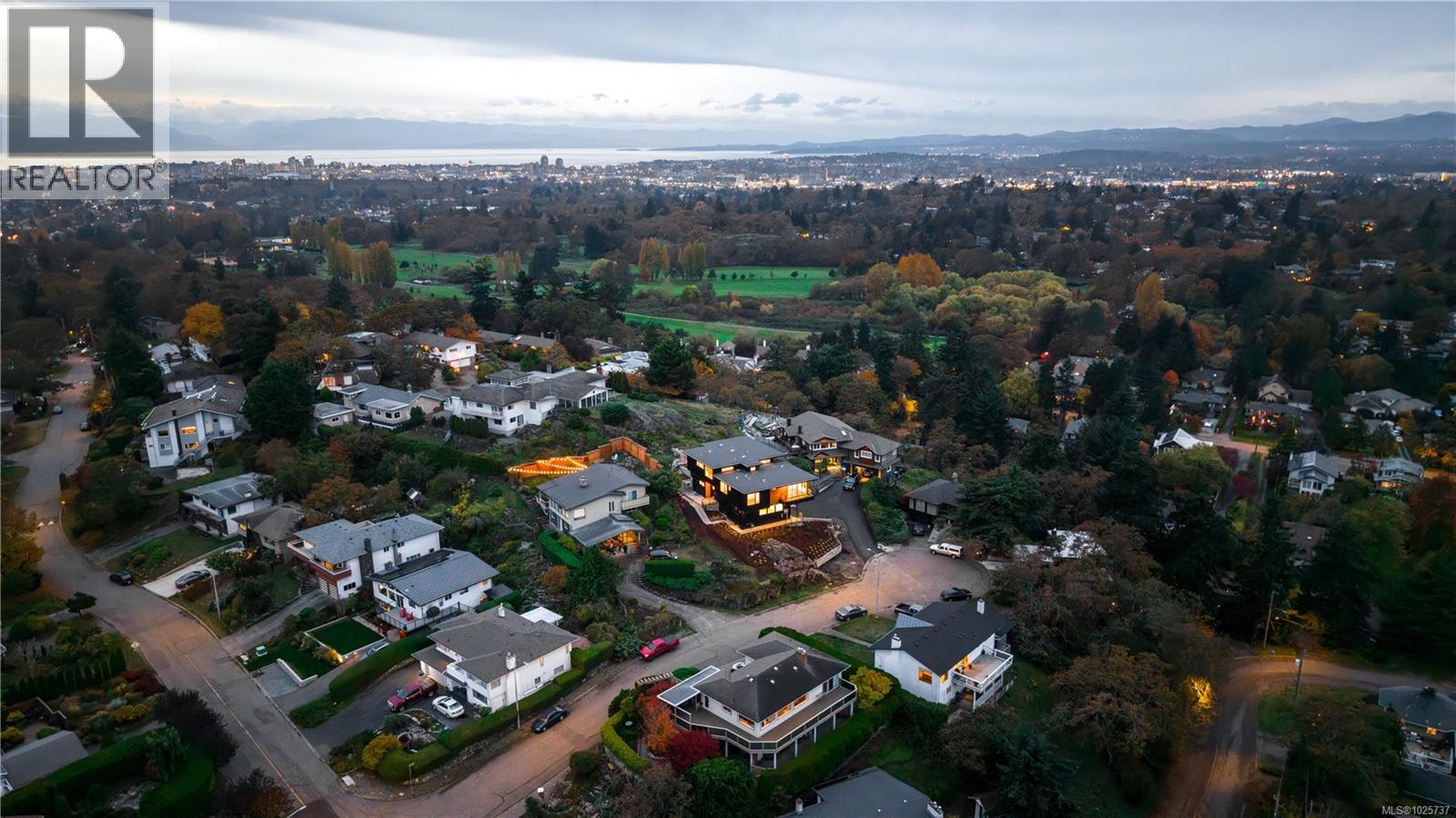 3700 Kootenay Pl, Saanich