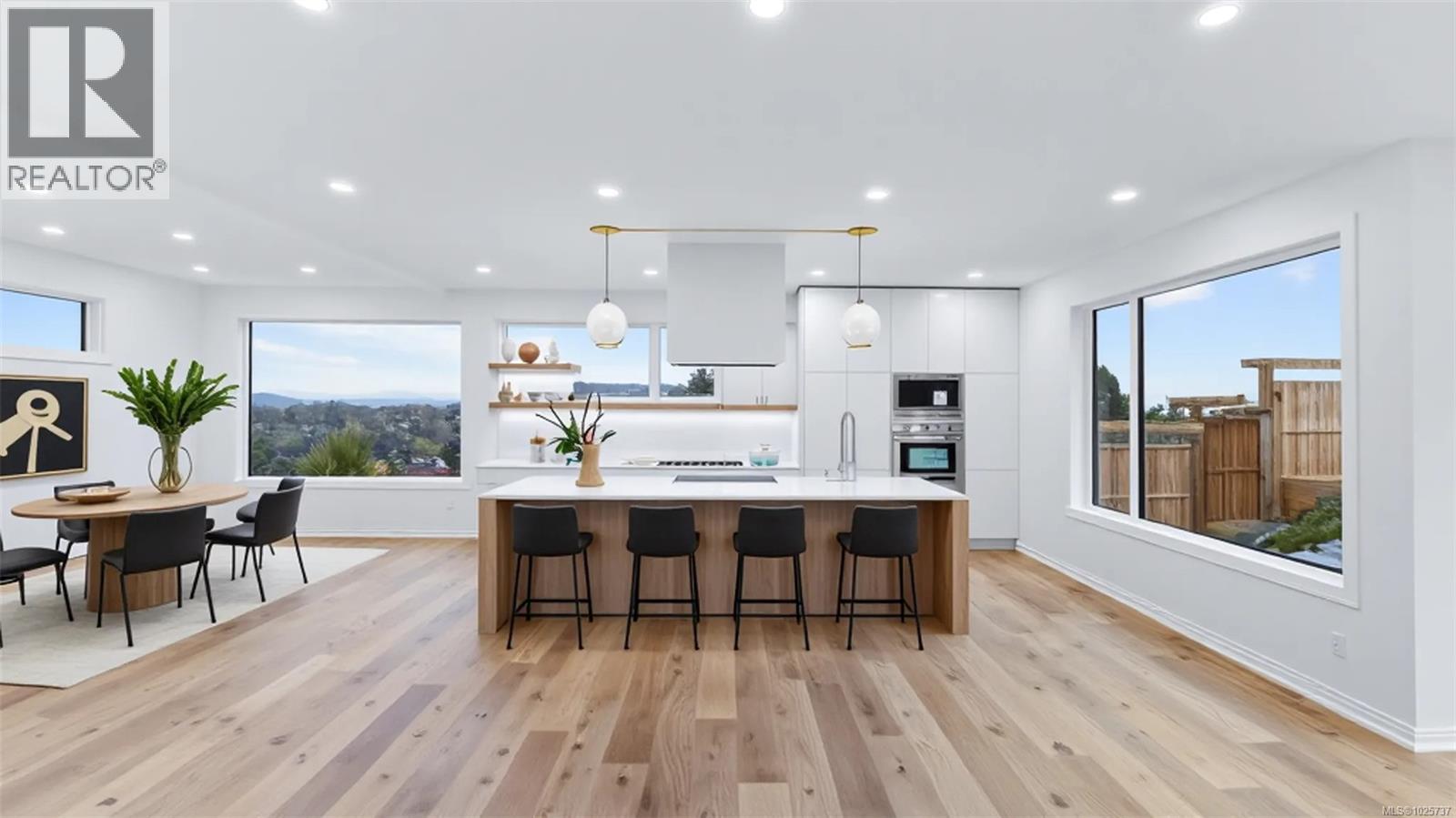 3700 Kootenay Pl, Saanich