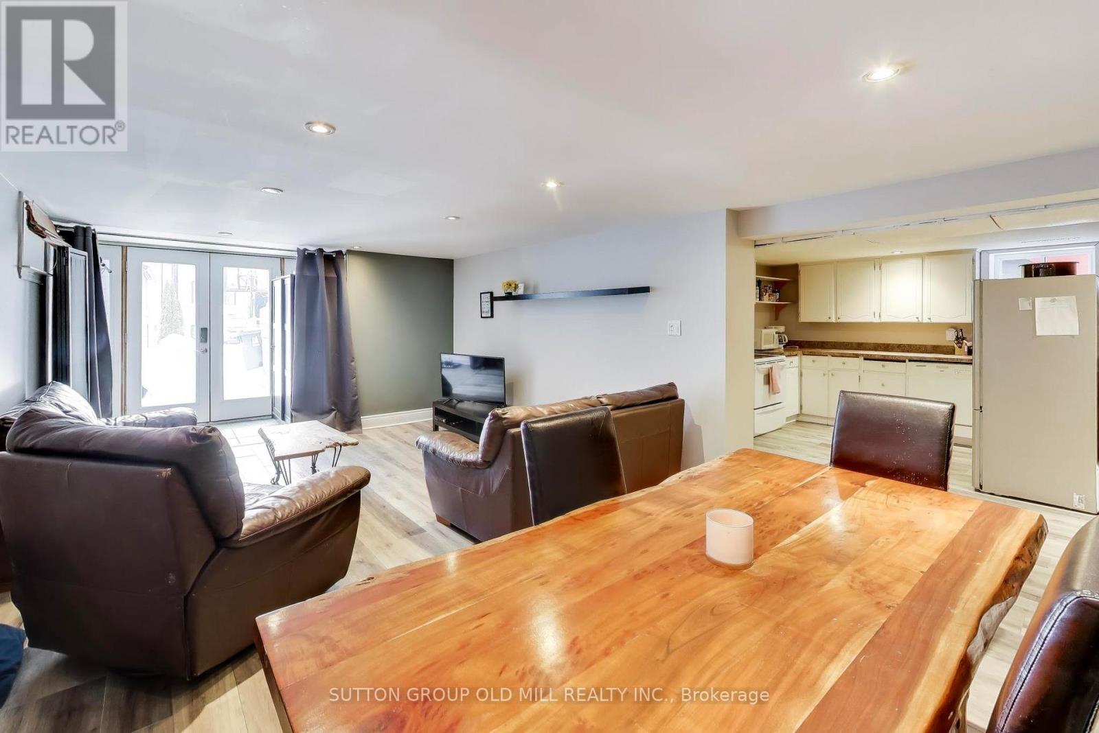 Single Family House Bungalow for Sale in  MYSTIC AVENUE Toronto (Oakridge) 