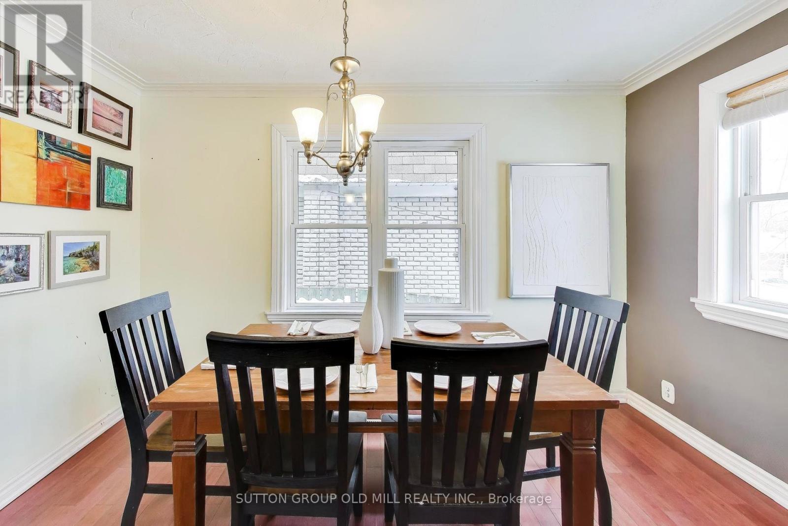 Single Family House Bungalow for Sale in  MYSTIC AVENUE Toronto (Oakridge) 