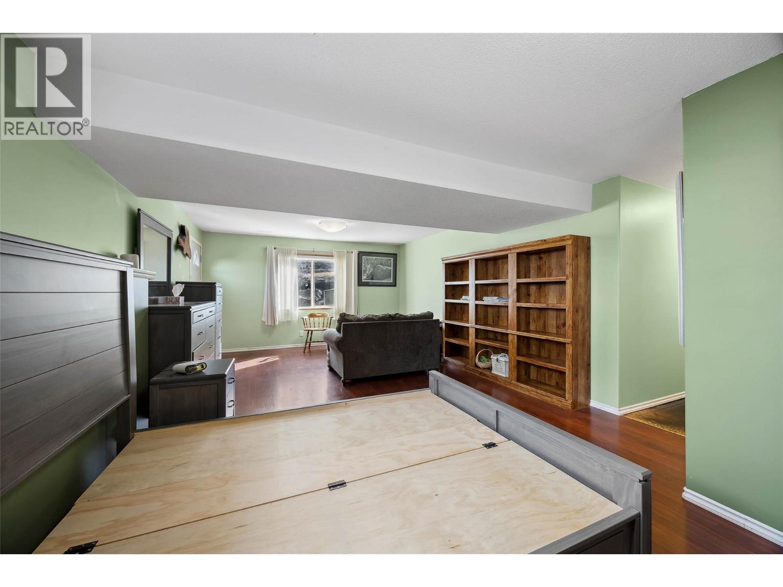 1925 englemann Court, Kamloops