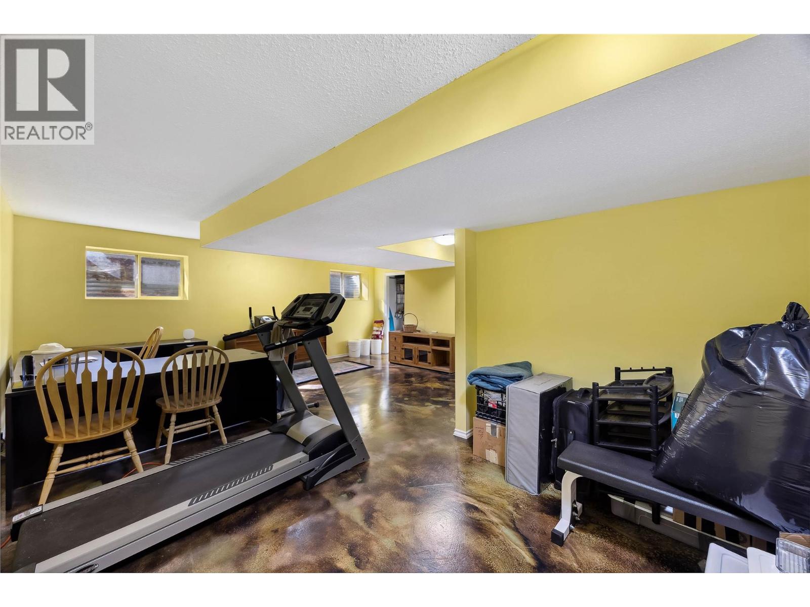 1925 englemann Court, Kamloops