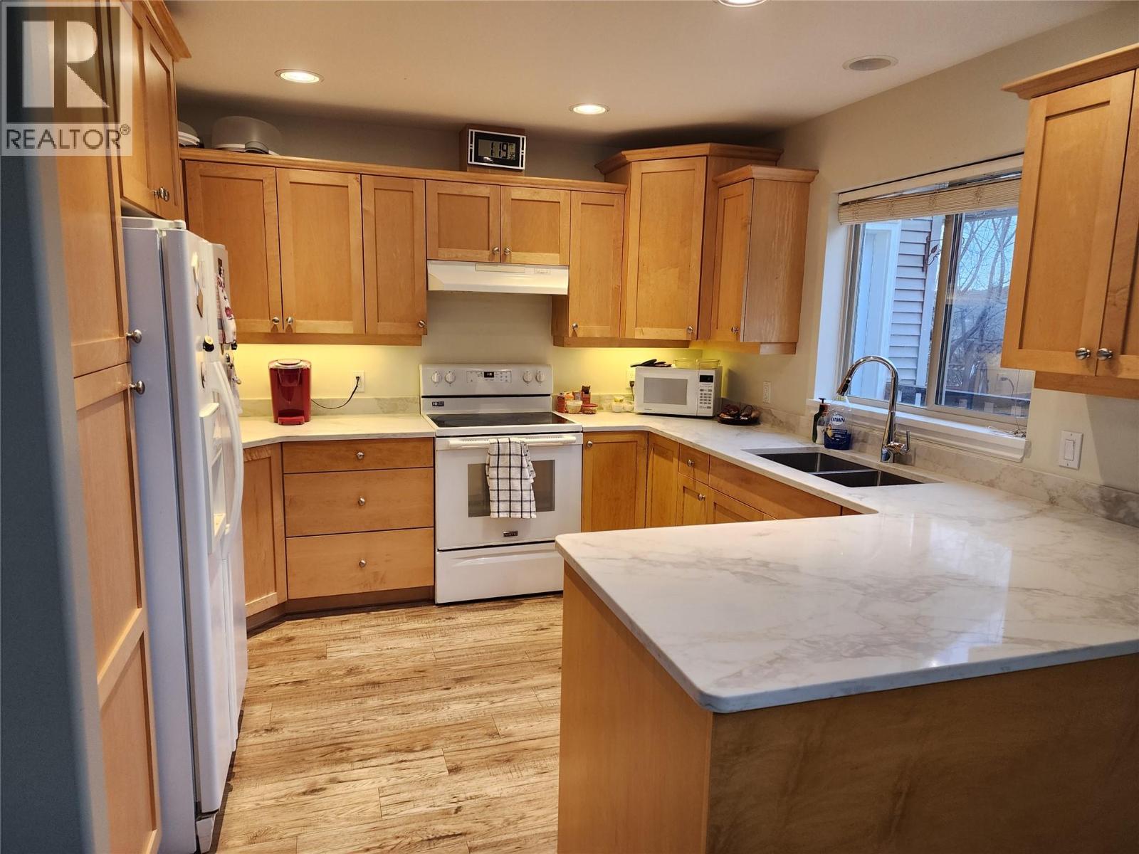 1925 englemann Court, Kamloops