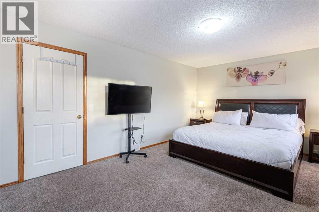 Single Family House for Sale in  Mt. Aberdeen Manor SE McKenzie Lake Calgary 