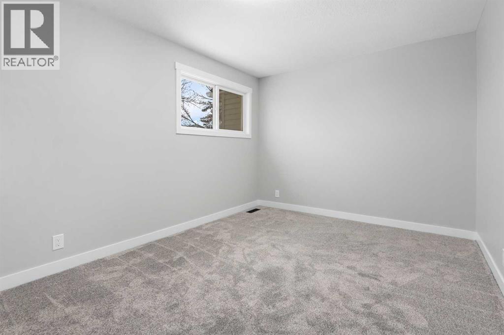 Single Family House for Sale in    Avenue SE Penbrooke Meadows Calgary 