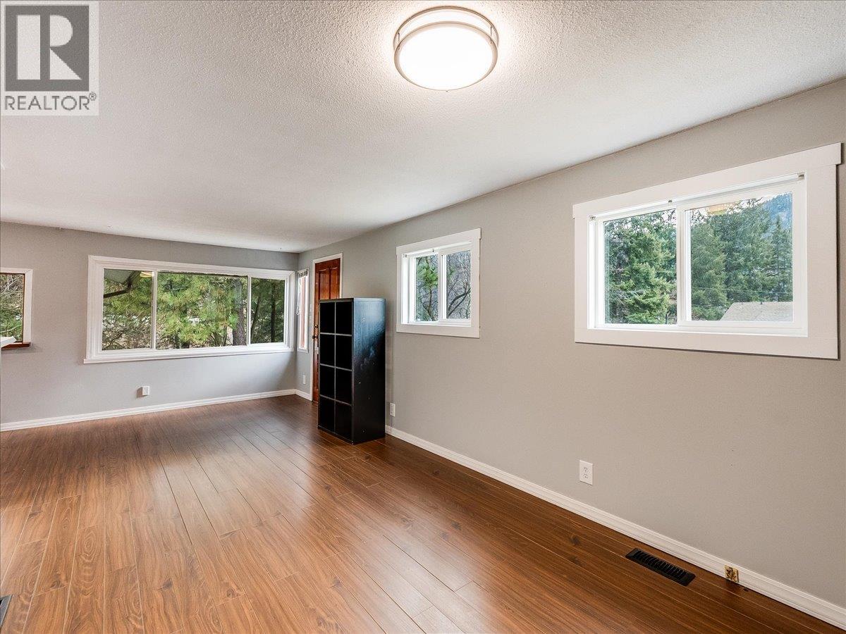 2399 Tenth Avenue, Trail