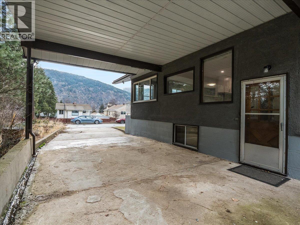 2399 Tenth Avenue, Trail