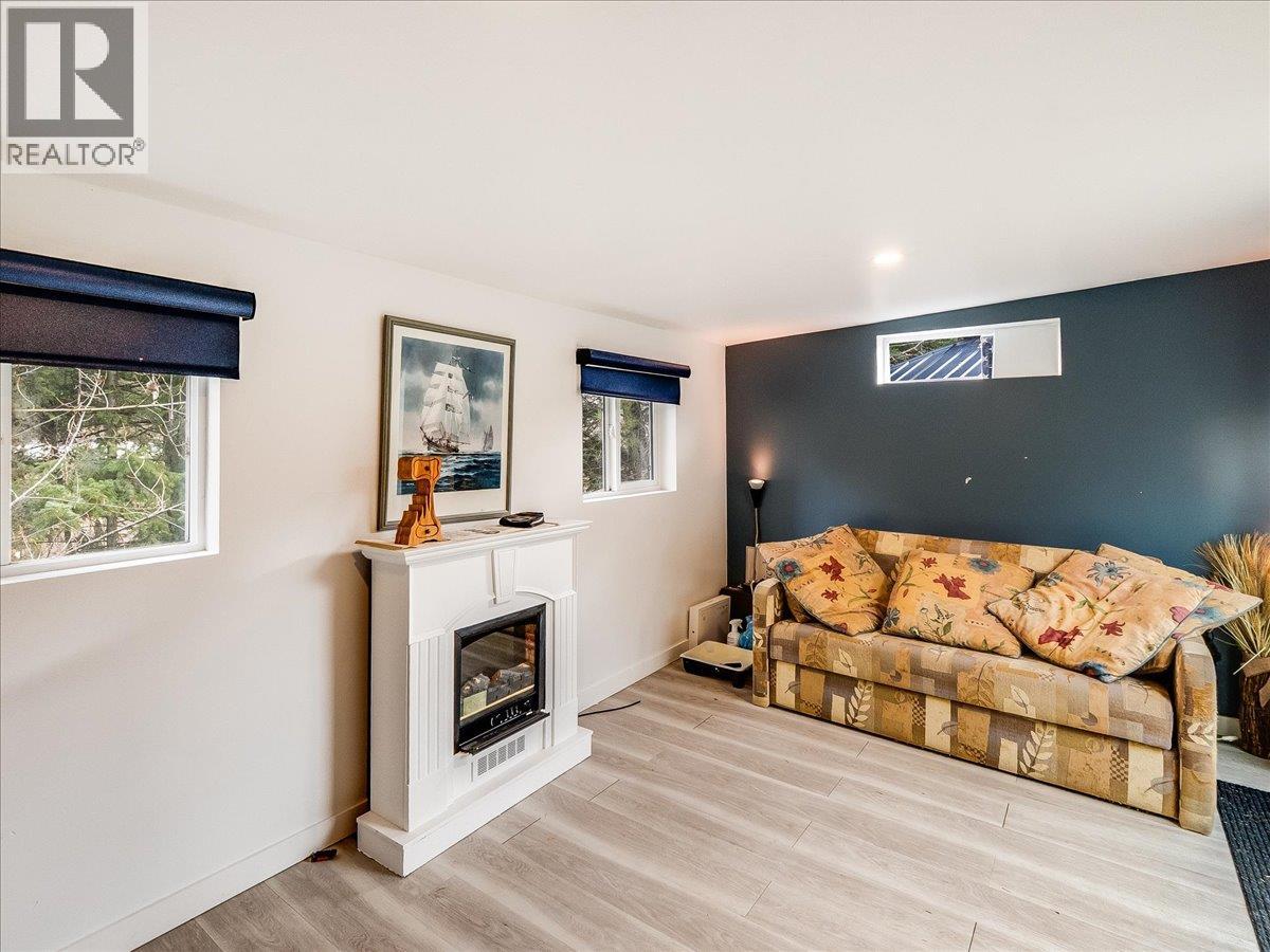 2399 Tenth Avenue, Trail