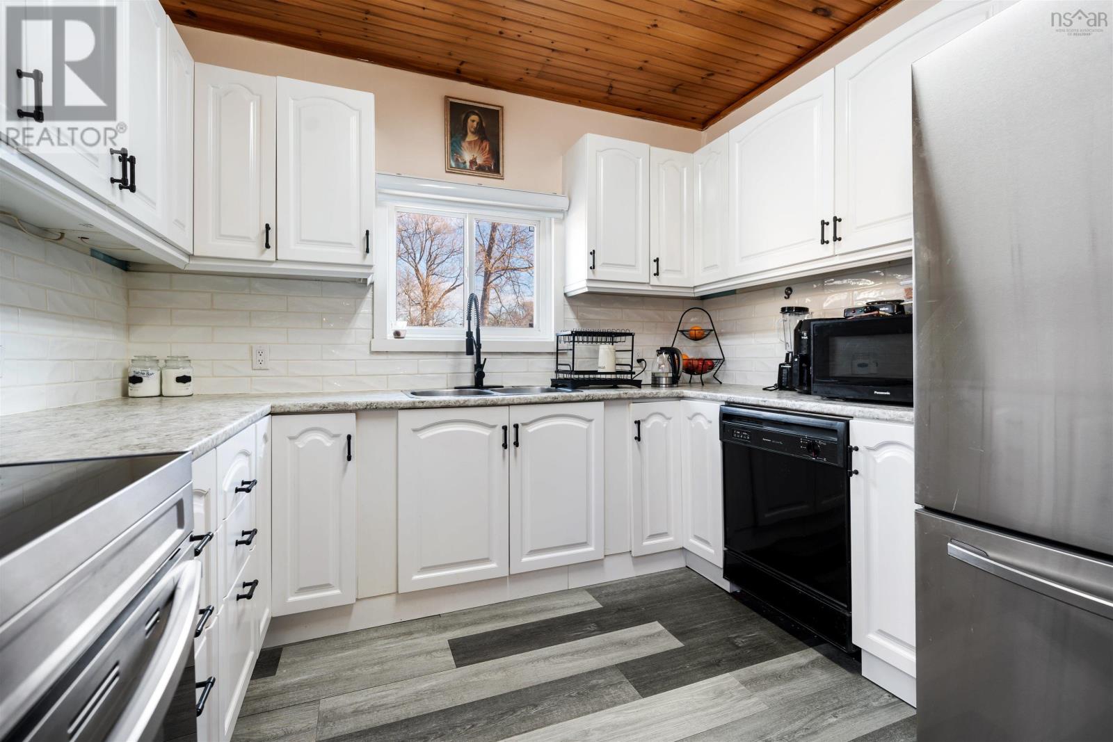 Property 14 of 43 of 132 Almont Avenue