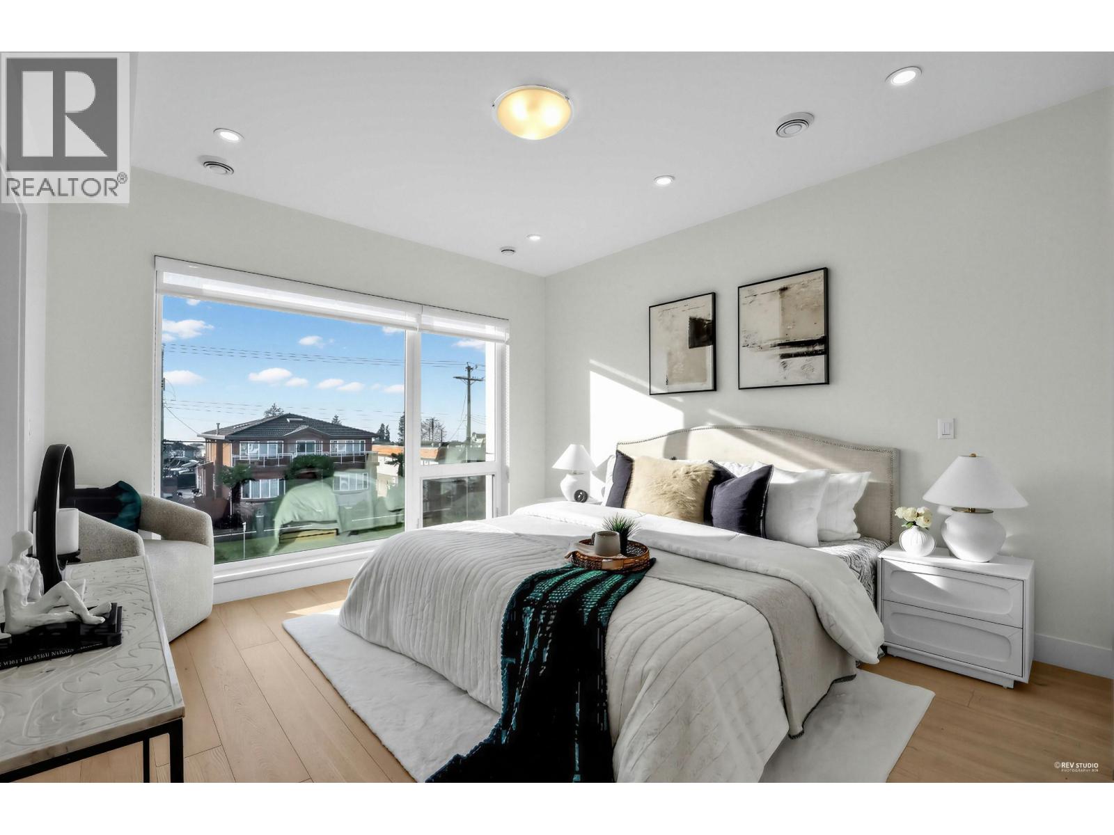 5605 RUMBLE STREET, Burnaby