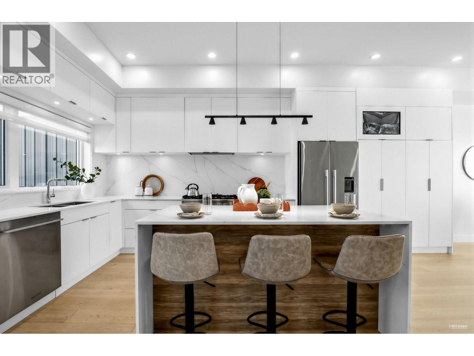 5605 RUMBLE STREET, Burnaby