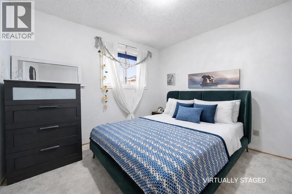 Single Family House for Sale in  LAGUNA Close NE Monterey Park Calgary 