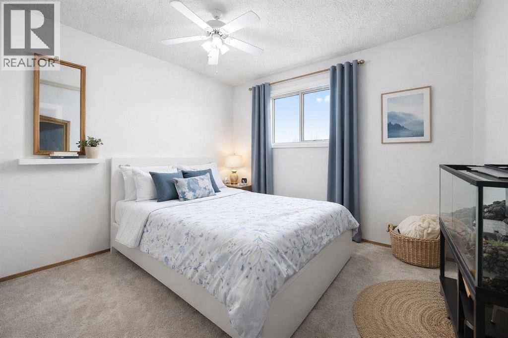 Single Family House for Sale in  LAGUNA Close NE Monterey Park Calgary 