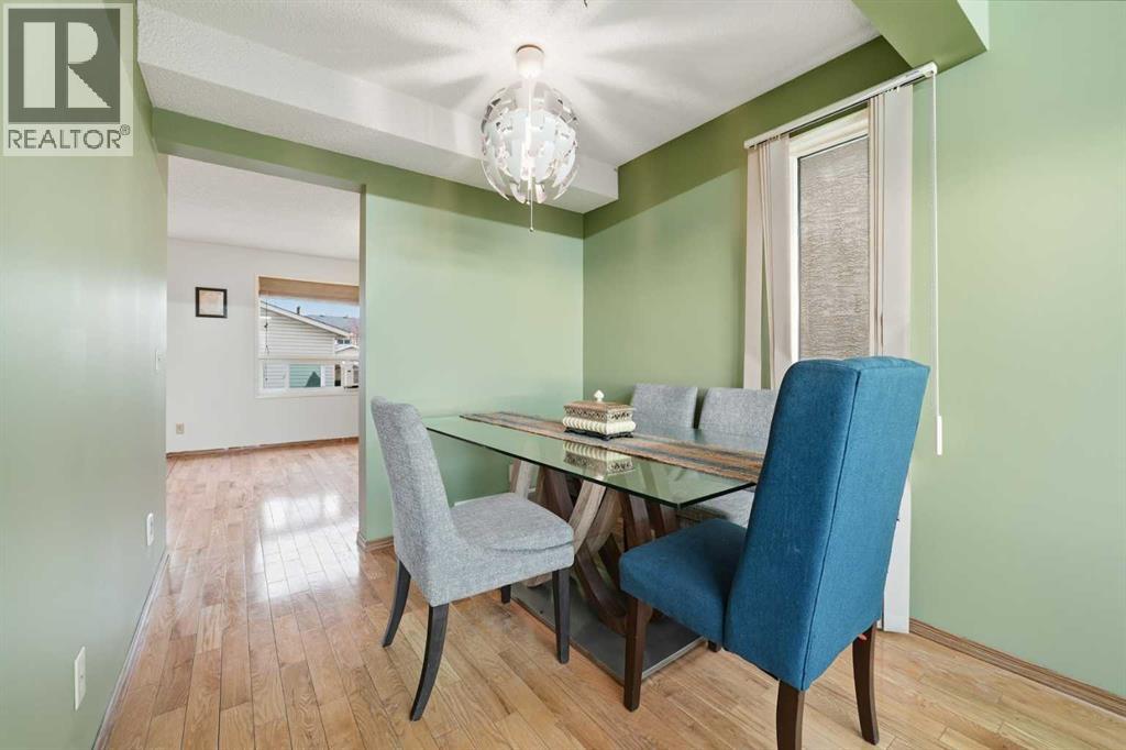 Single Family House for Sale in  LAGUNA Close NE Monterey Park Calgary 