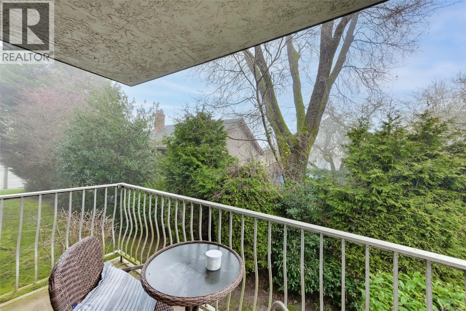 #203 625 ADMIRALS RD - 17