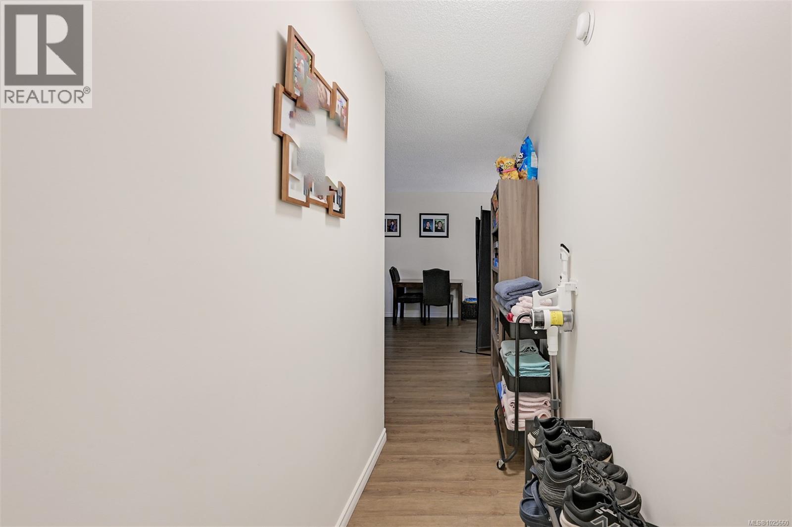 #203 625 ADMIRALS RD - 24