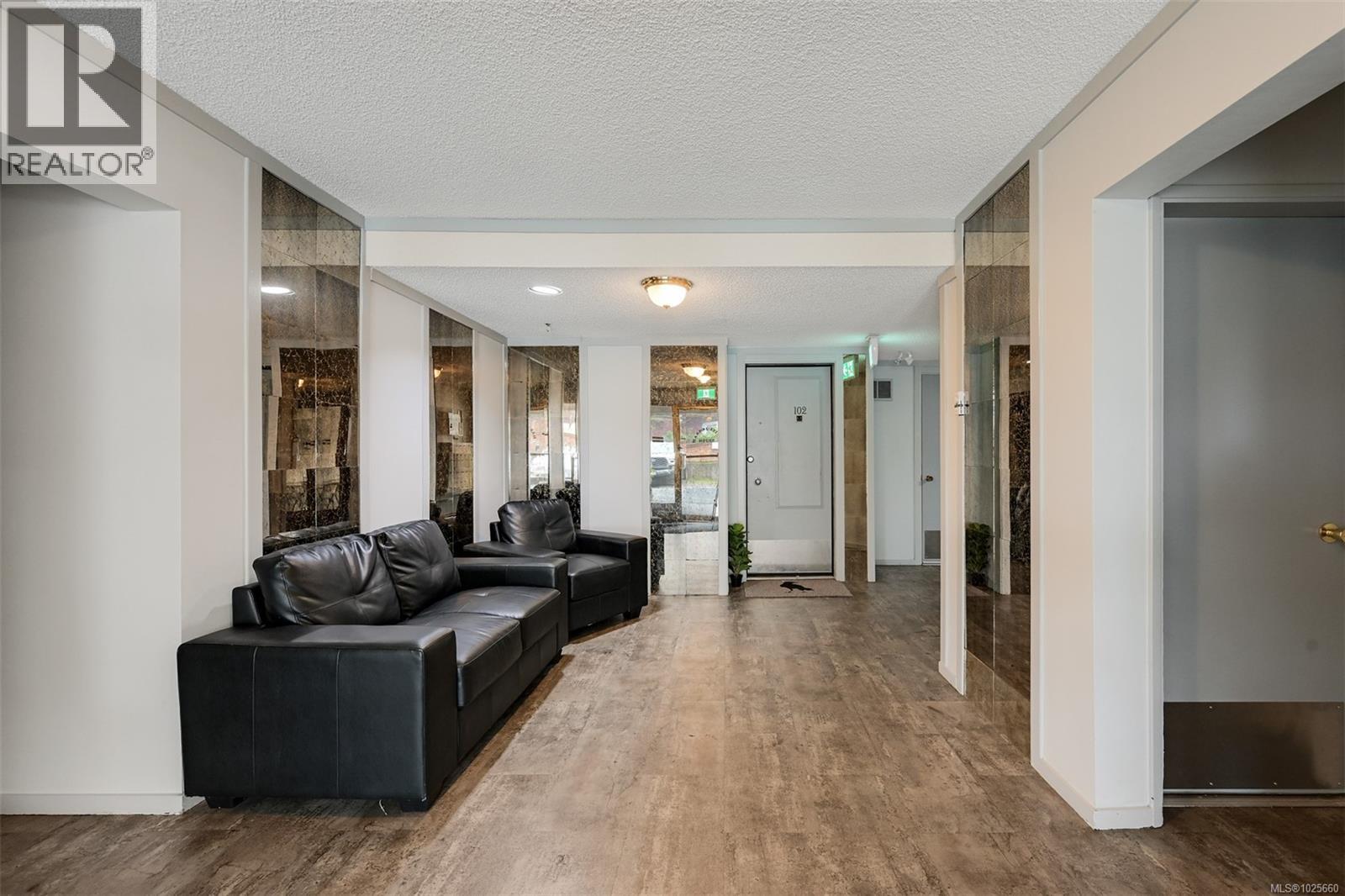 #203 625 ADMIRALS RD - 27