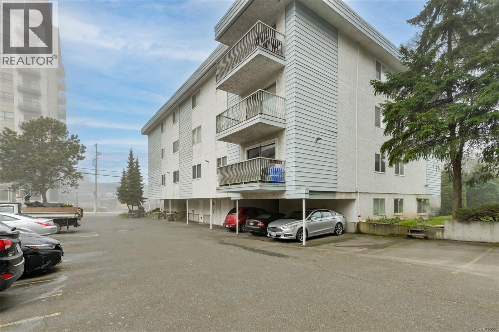 #203 625 ADMIRALS RD - 30