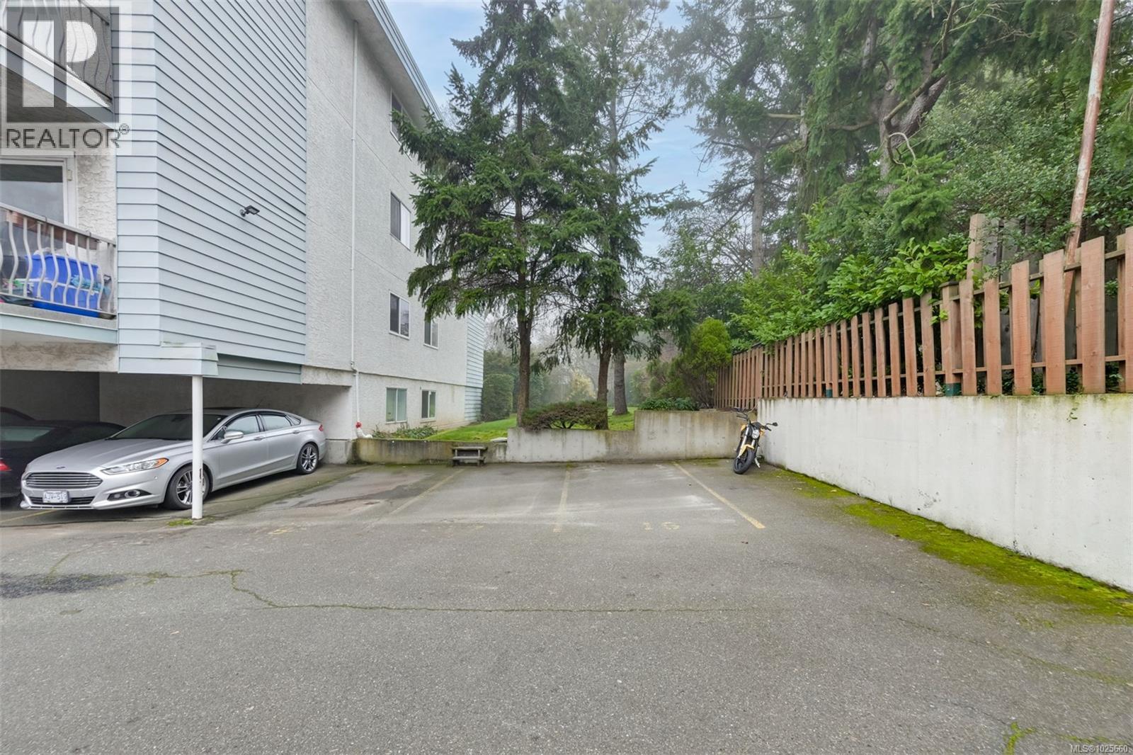 #203 625 Admirals Rd - 31