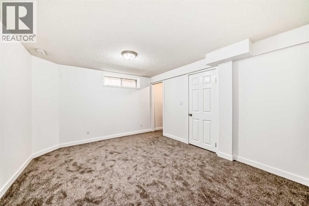 Single Family House 4 Level for Sale in  Shawbrooke Road SW Shawnessy Calgary 