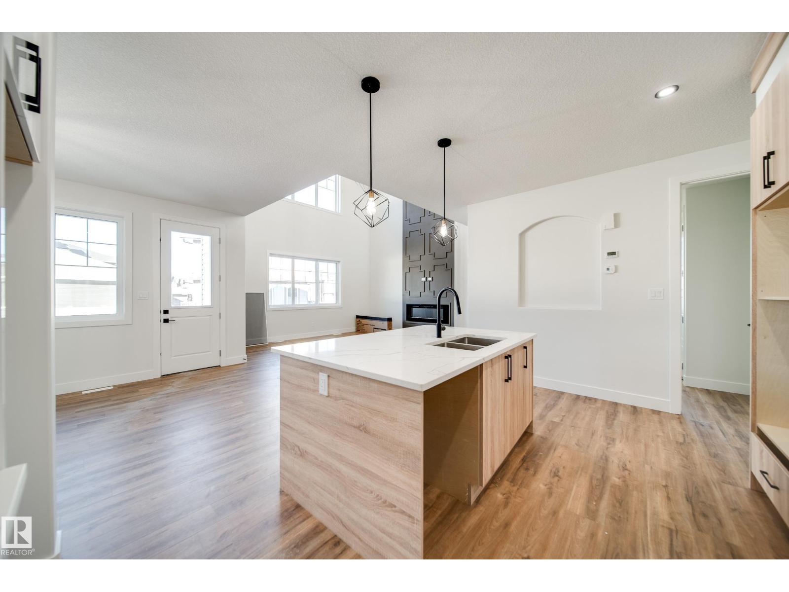 7156 177 AV NW - 10