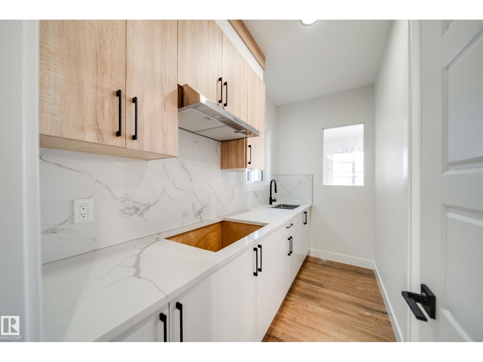 7156 177 AV NW - 8