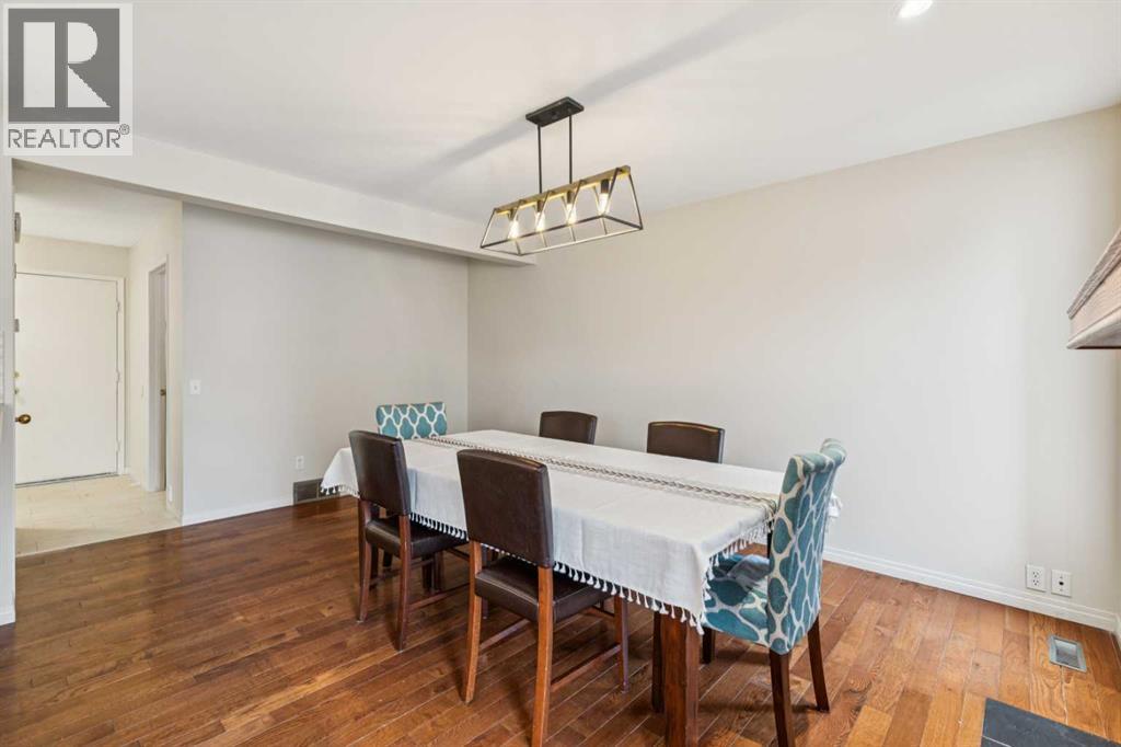 Single Family House for Sale in  Woodmark Crescent SW Woodbine Calgary 