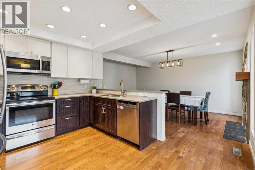 Single Family House for Sale in  Woodmark Crescent SW Woodbine Calgary 