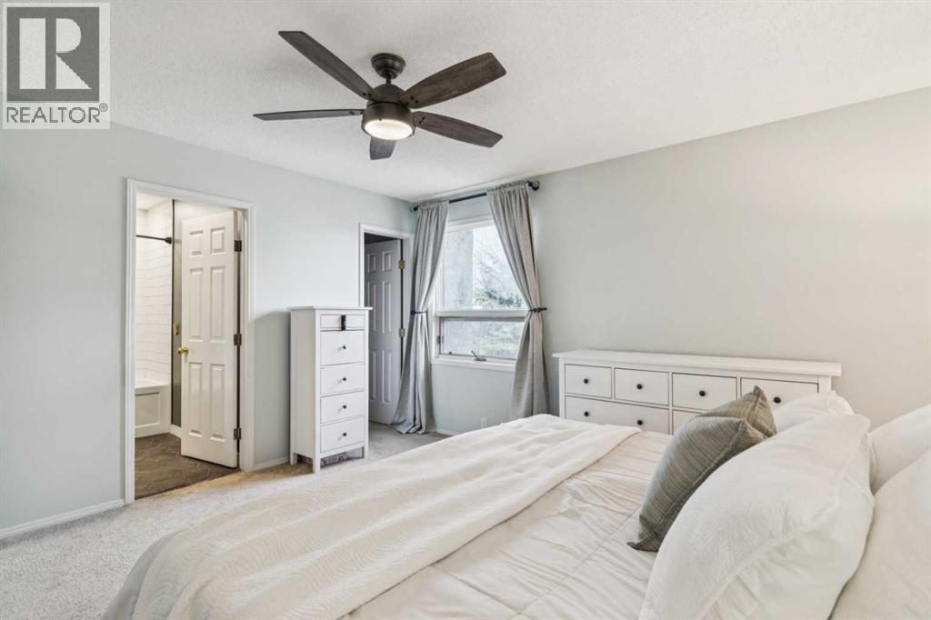 Single Family House for Sale in  Woodmark Crescent SW Woodbine Calgary 