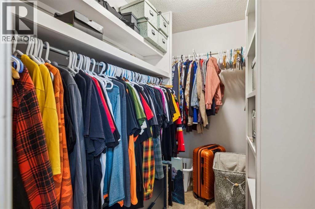 Single Family House for Sale in  Woodmark Crescent SW Woodbine Calgary 